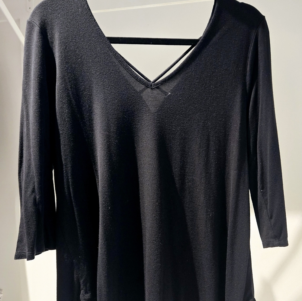 3/4 Sleeve Crisscross Top - Picture 1 of 2